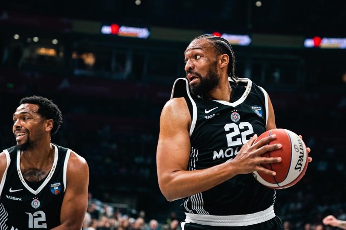 La estrella del Partizan reconoció que nunca había vivido una situación parecida con los silbidos de su afición