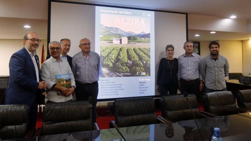 Momento de la presentación del compendio