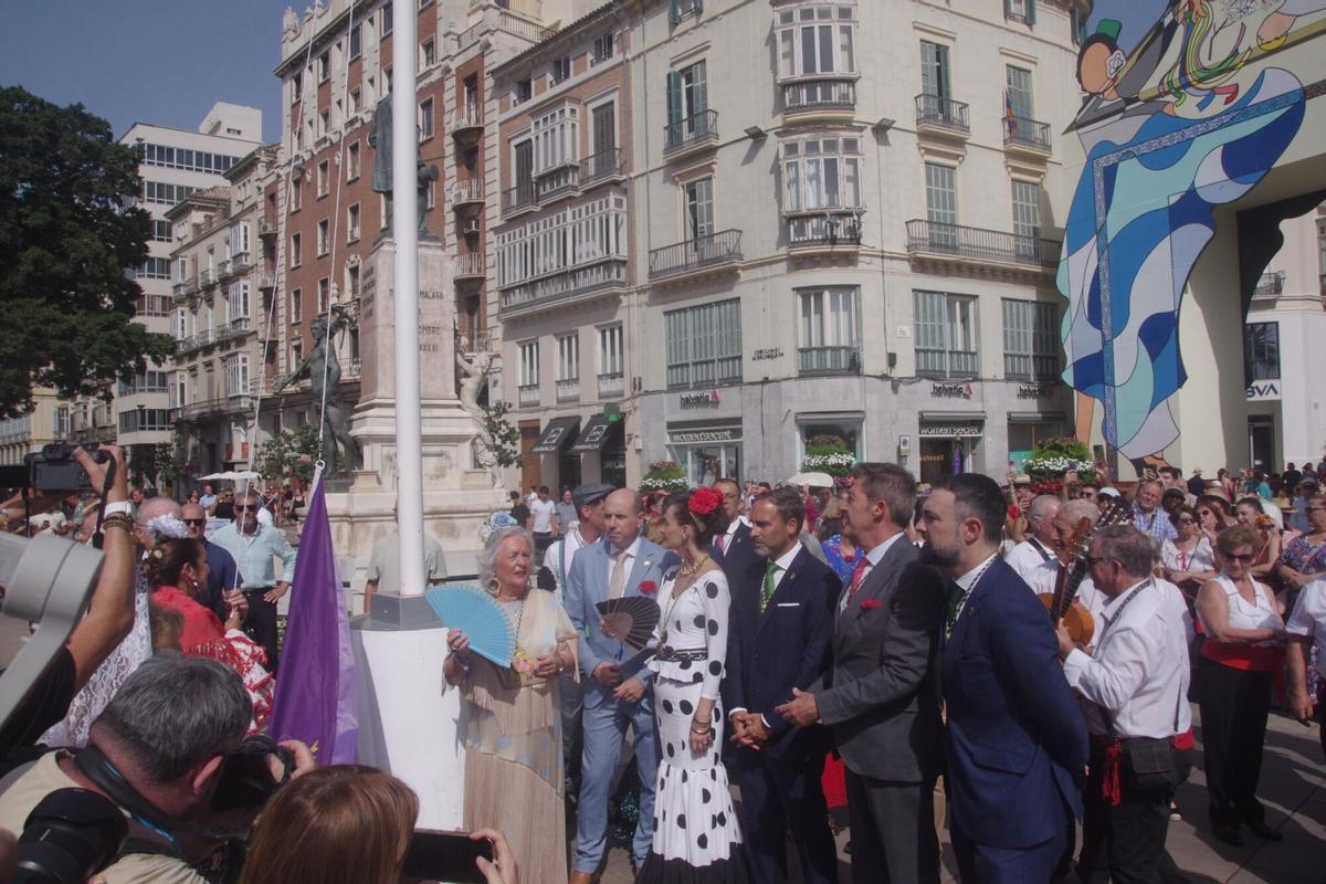 Málaga peregrina ante la Victoria para comenzar su Feria