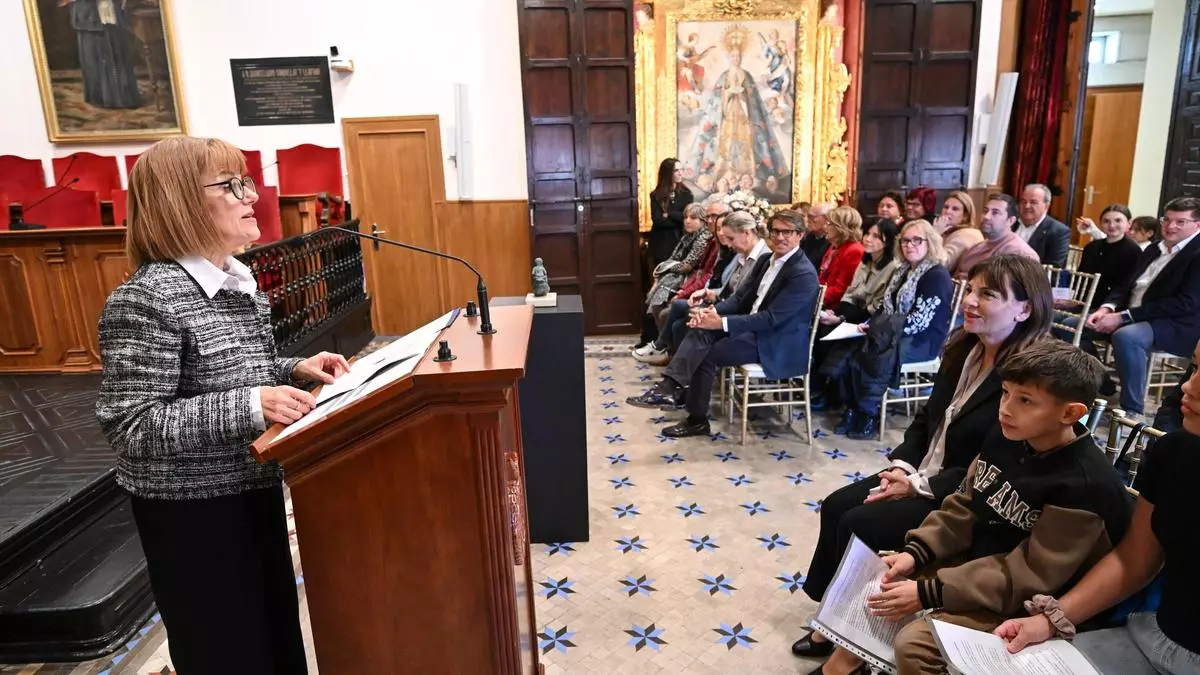 Niños y niñas se plantan en Elche para reivindicar una infancia libre de desnutrición, acoso escolar y maltrato