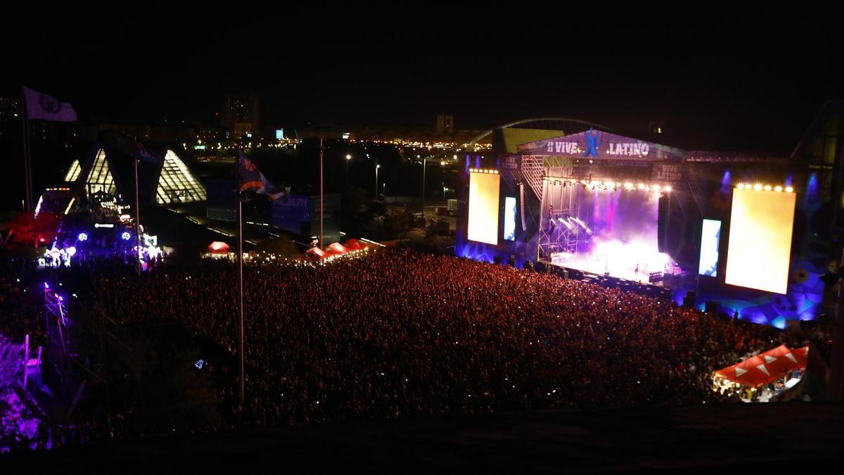 En imágenes | Zaragoza vibra en la primera jornada del Vive Latino