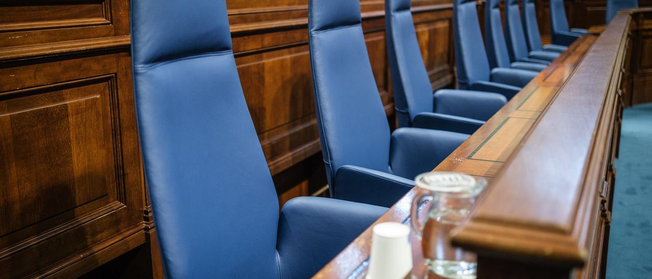 Nuevos sillones en el Parlamento de Canarias.