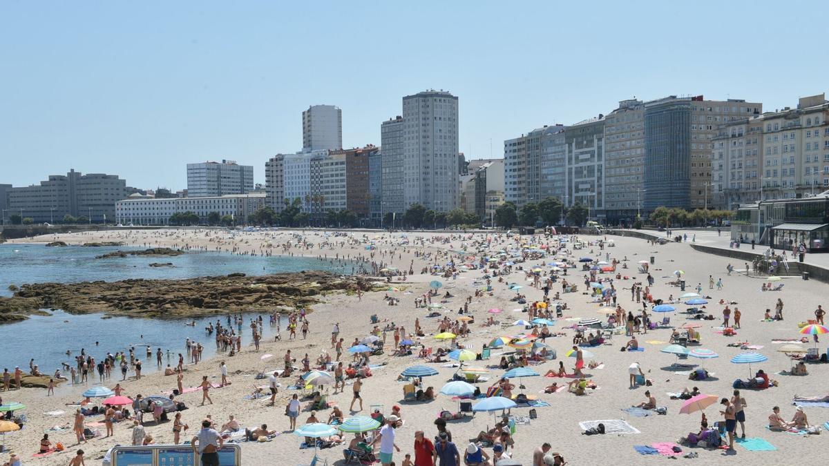 Así describen sus usuarios la playa de Riazor
