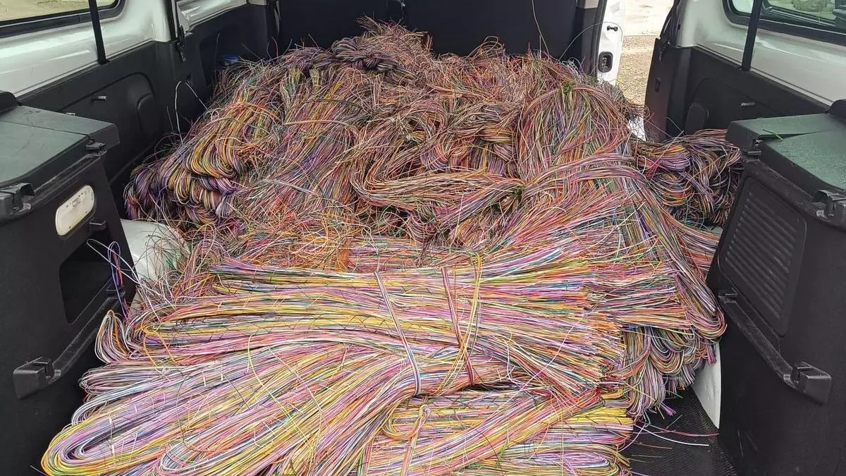 Cae una banda especializada en robo de cable de cobre que actuaba en Boimorto