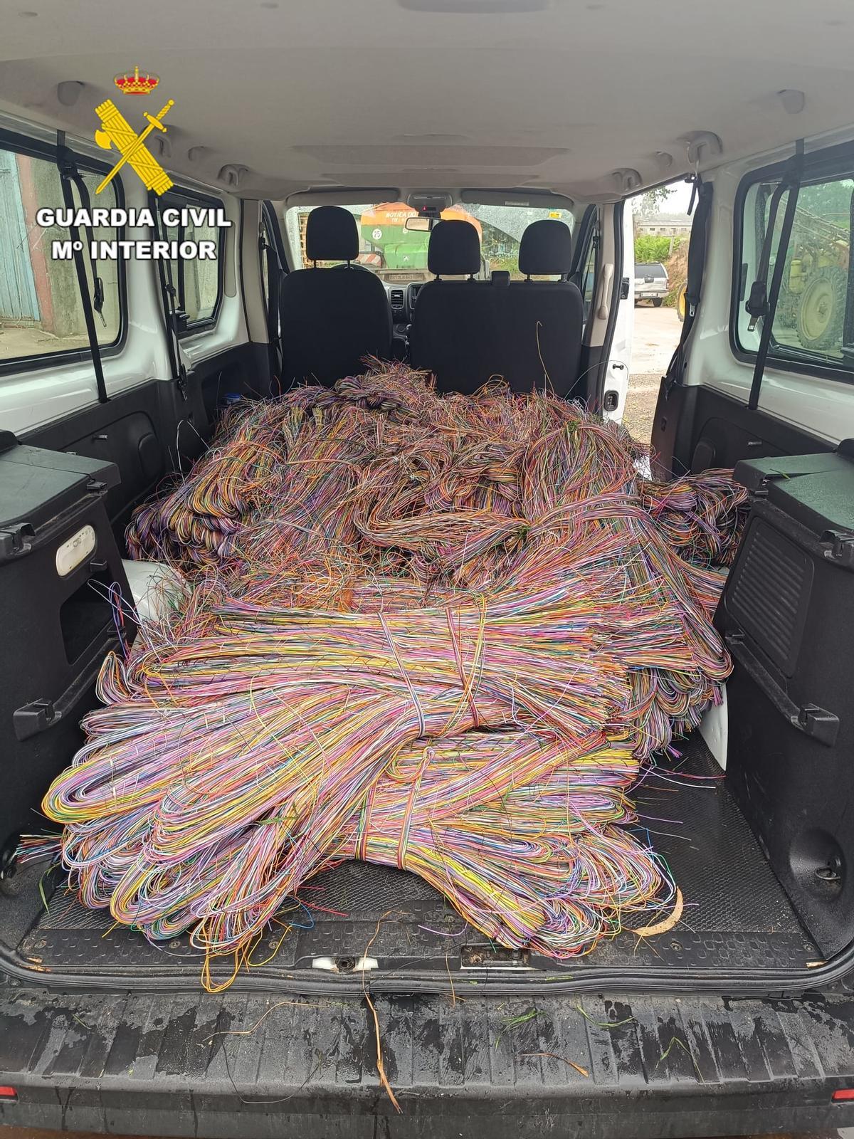 Cae una banda especializada en robo de cable de cobre que actuaba en Boimorto