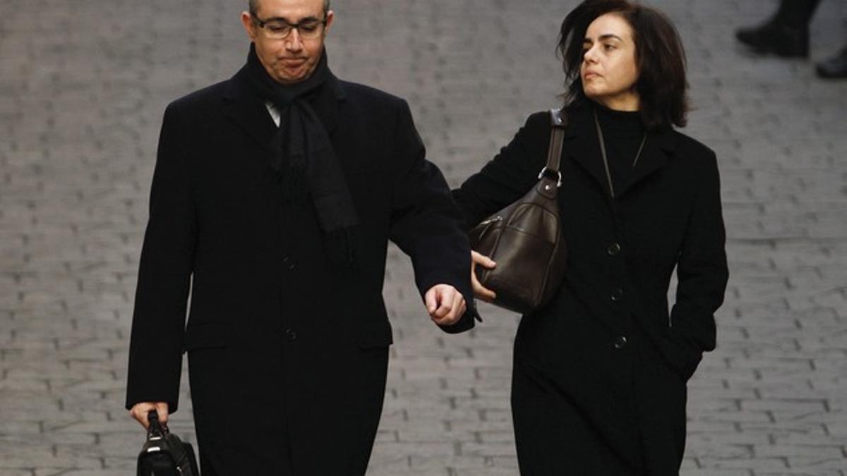 Diego Torres y su esposa, Ana María Tejeiro, llegan a los juzgados de Palma, en febrero del 2013.