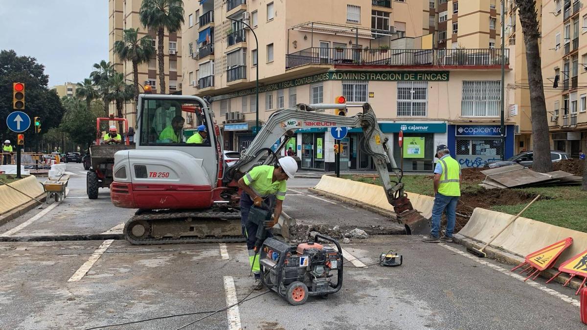 Obras en Las Chapas por la reordenación del tráfico por las obras del metro de Málaga