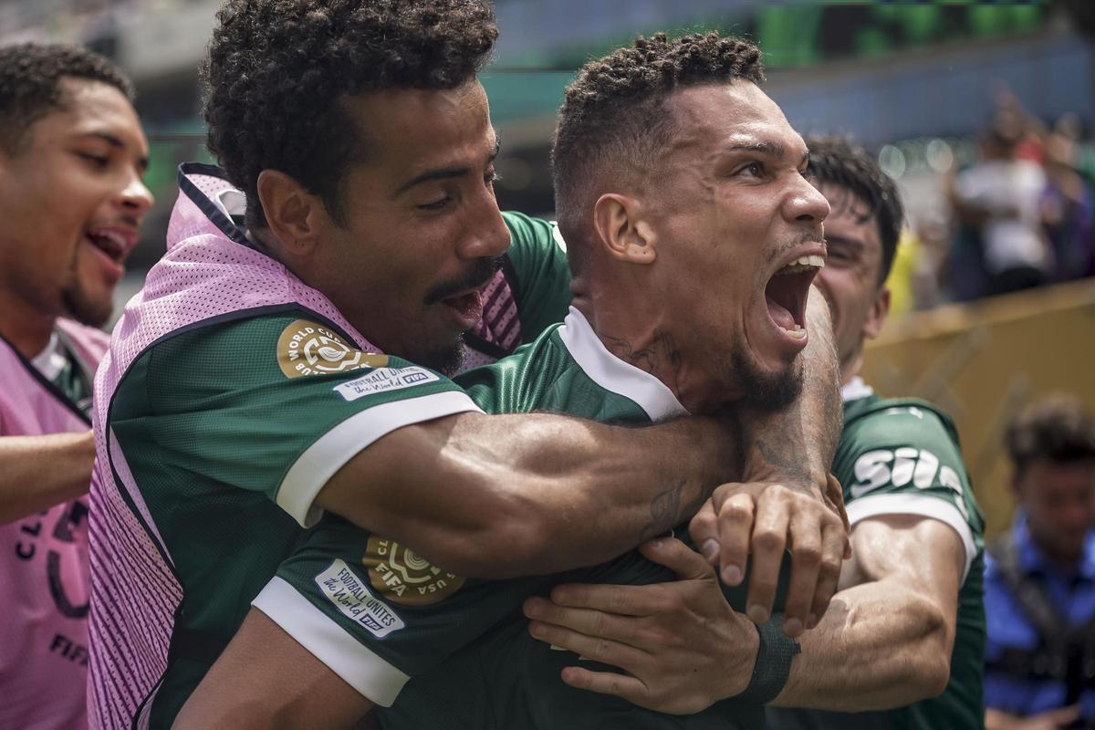 Paulinho, el goleador del Palmeiras ante Botafogo