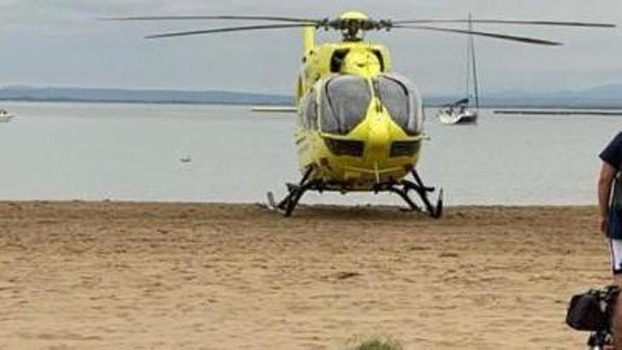 Segueix en estat crític el nen de sis anys que es va ofegar a la platja de Roses