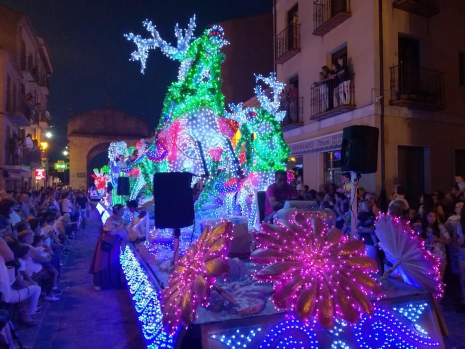 Desfile de carrozas en Toro