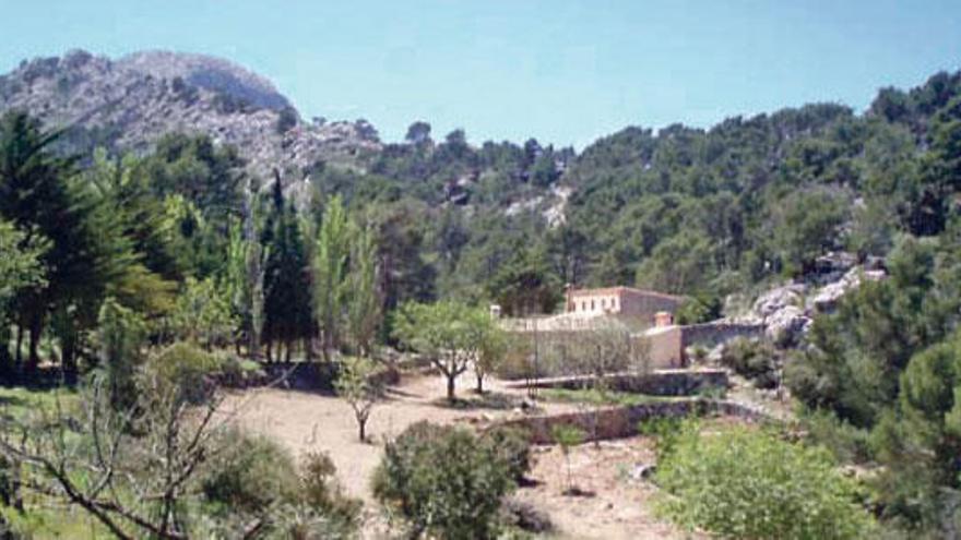 Imagen de la finca de la Coma den Vidal, con las casas de la ´possessió´ en el centro.