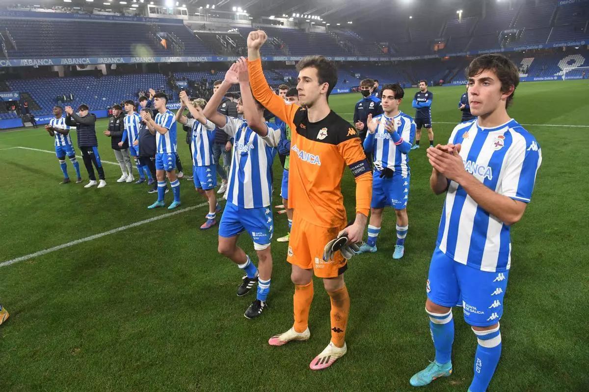 Brais Suárez, con el brazalete de capitán, en Riazor