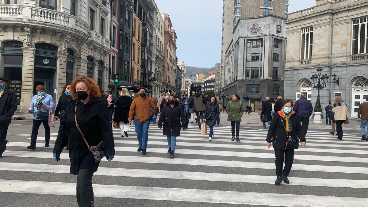 Asturias se quita la mascarilla con calma