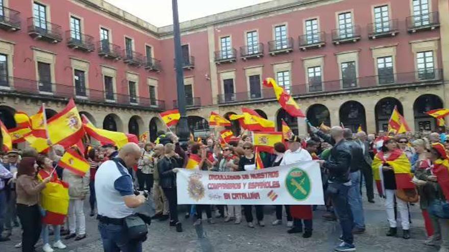 Manifestación en defensa de la Policía y la Guardia Civil en Gijón