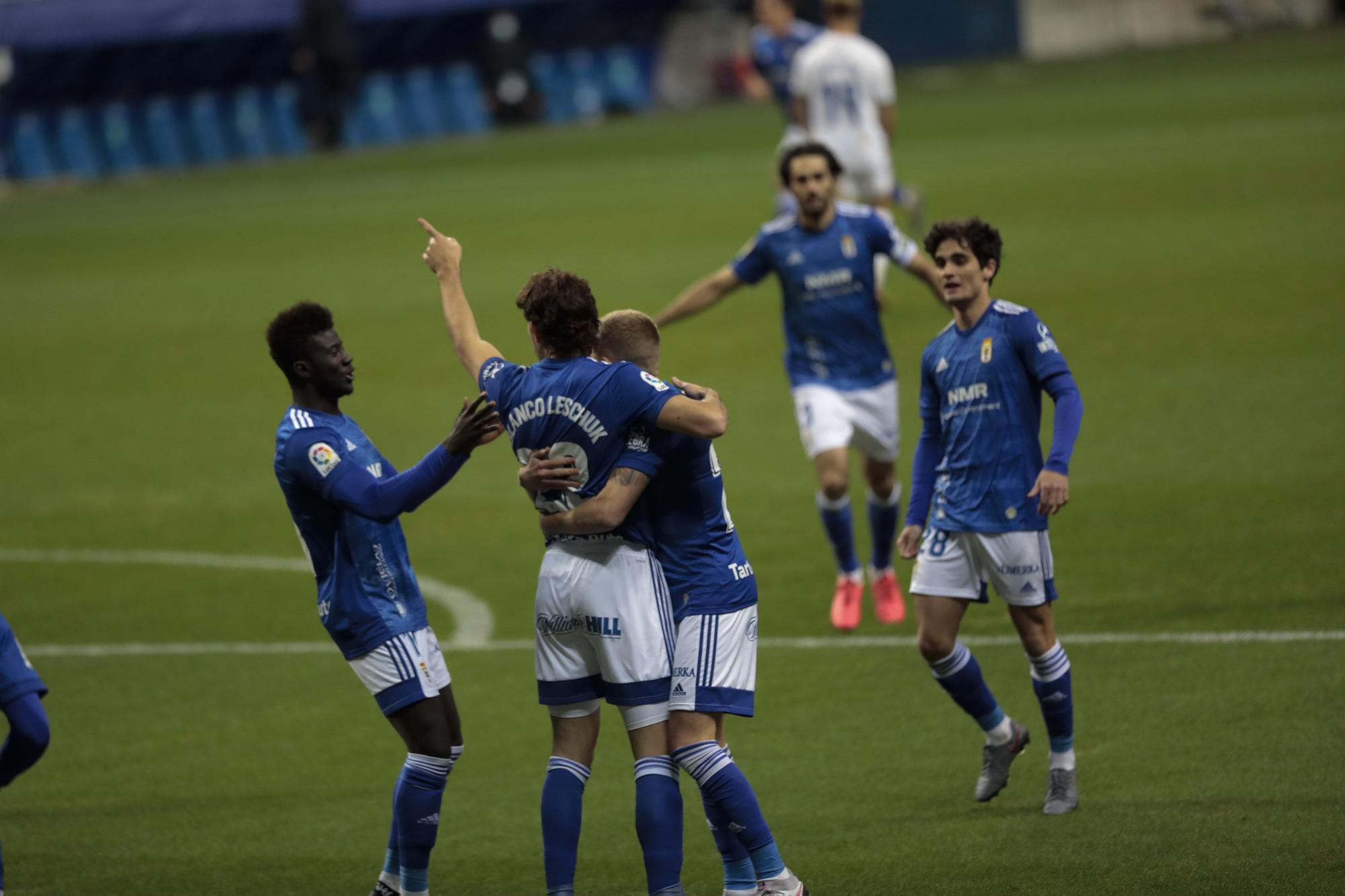 El partido del Oviedo ante el Tenerife, en imágenes