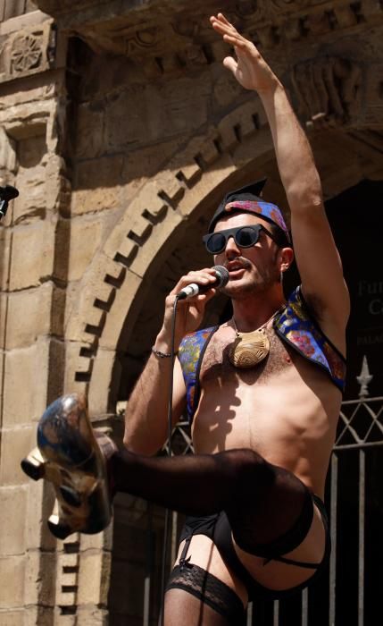 Talleres y conciertos en la plaza del Marqués a favor de la acogida de refugiados.