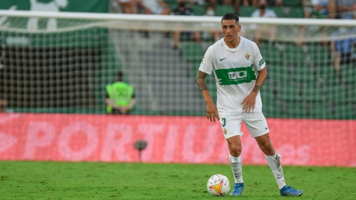 Enzo Roco durante un partido