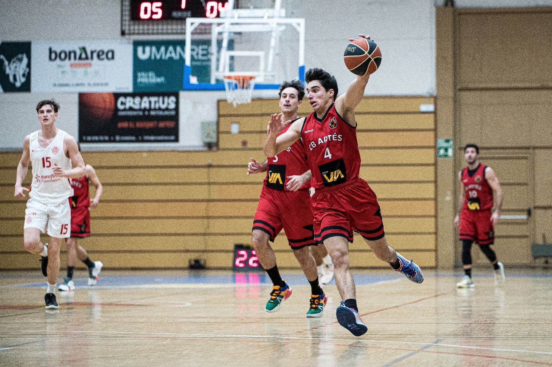 Les imatges del Bàsquet CB Artès - Bàsquet Girona