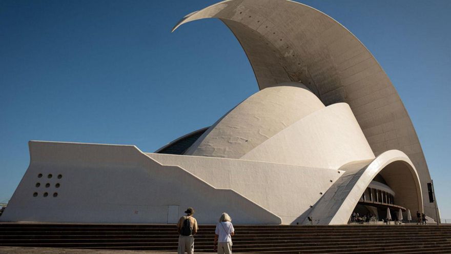 Martín Insists on Calatrava Overseeing Santa Cruz Auditorium Plans