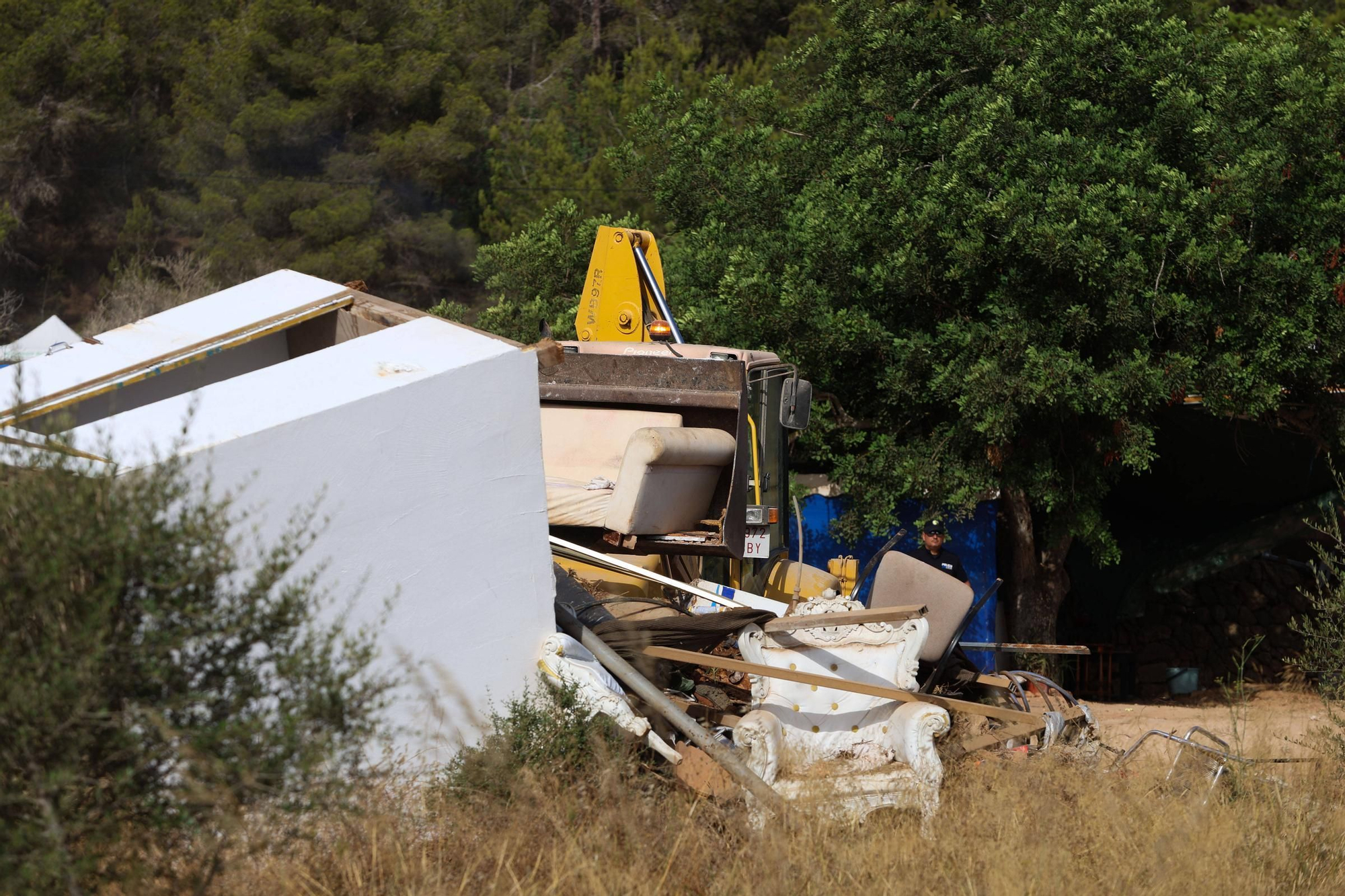 Todas las imágenes del desalojo de Can Rova 2 en Ibiza