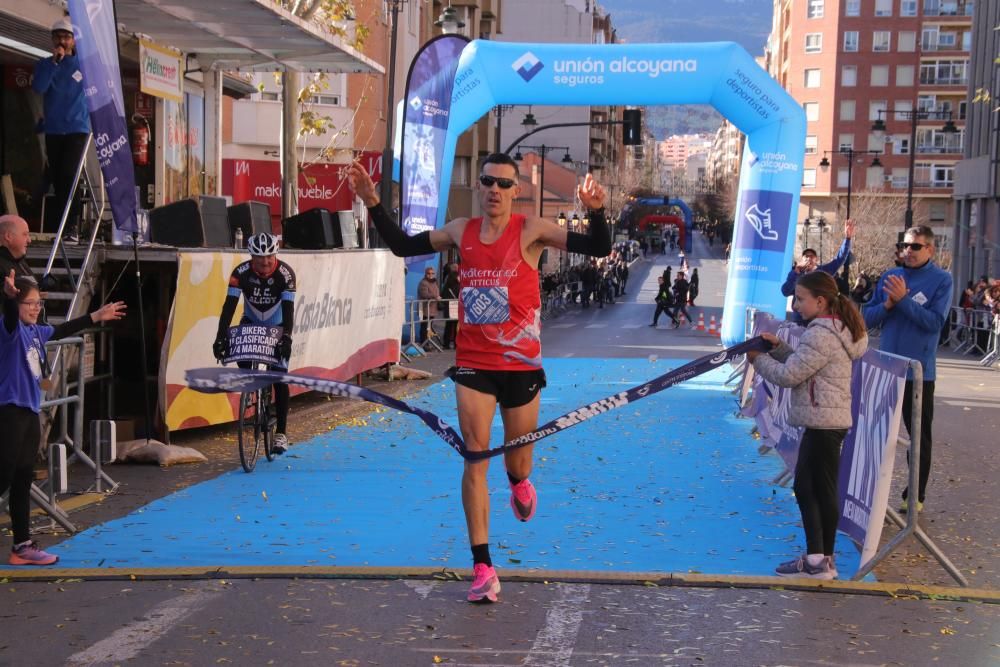 Ouais Zitane gana y bate el récord del Medio Maratón «Unión Alcoyana».