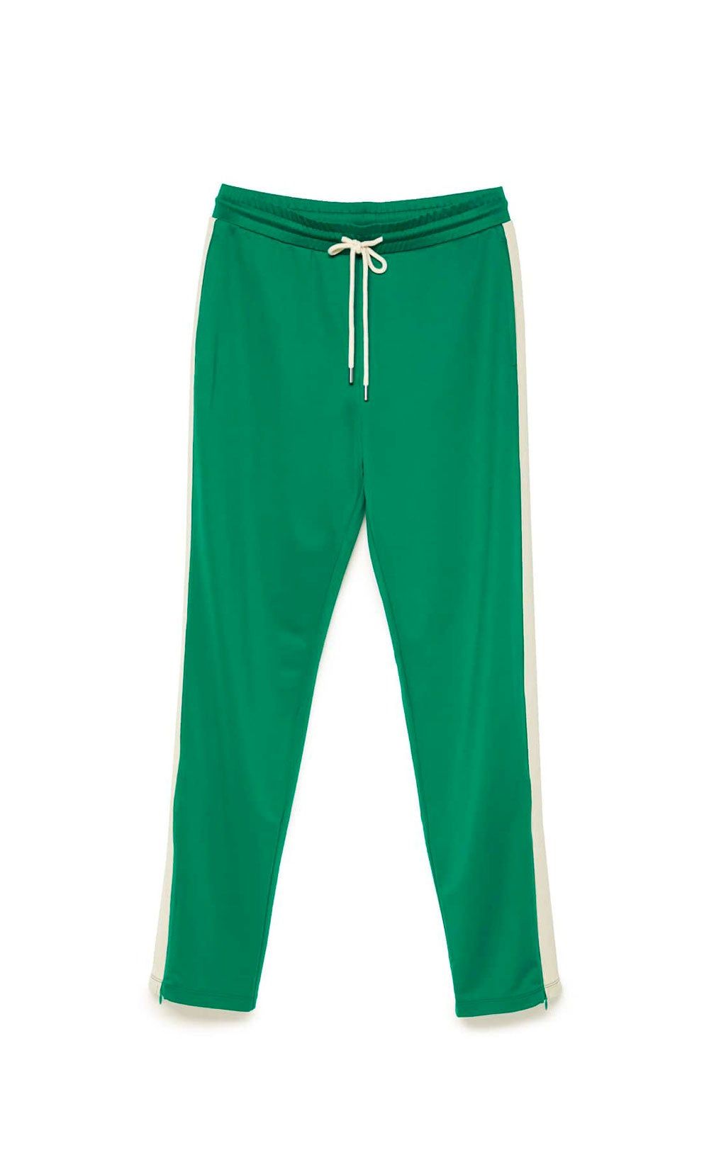 Pantalón nylon de Stradivarius (precio: 19,99 euros)