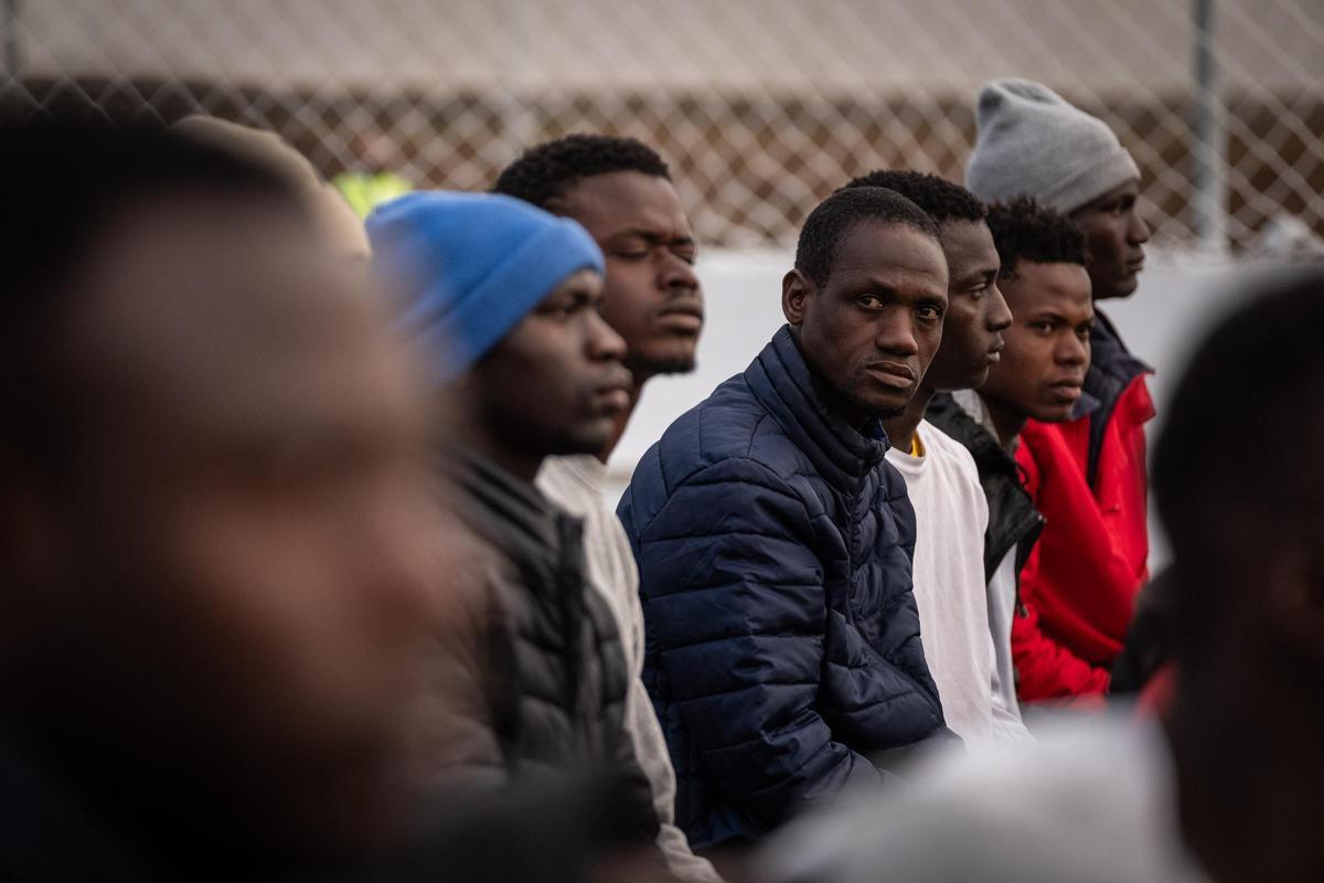 Así ha sido el encuentro del papa León XIV con migrantes de Las Raíces