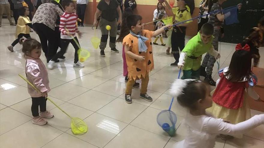 Los escolares disfrutan de un intenso fin de semana de carnaval