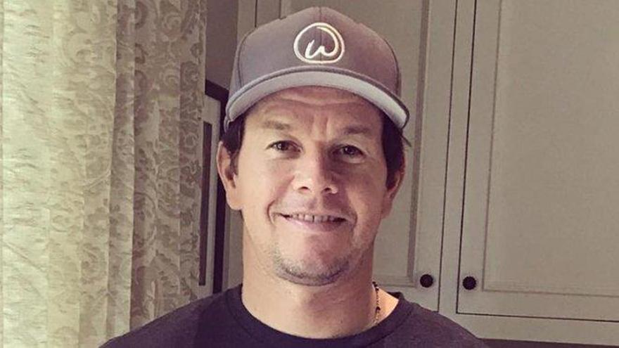 Mark Wahlberg, aclamado en una base militar en Alemania