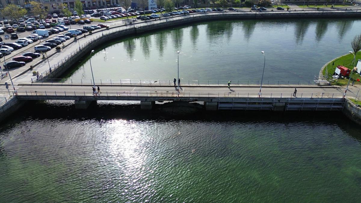 Vista aérea del puente cambadés.