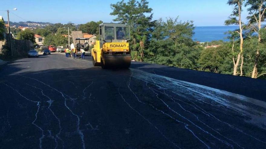 Las obras en el entorno de la carretera de A Torre-Cela, que están a punto de acabar. // H.G.