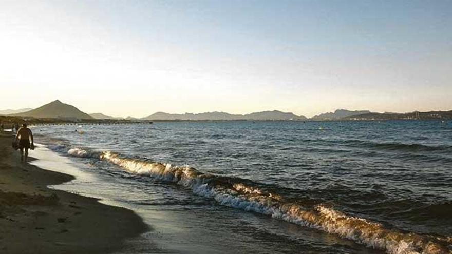 Vista general de las aguas de la  Platja de Muro.