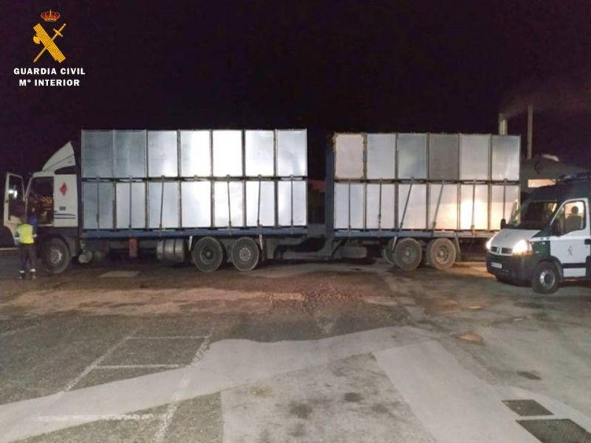 Interceptado un camión de transporte de animales vivos con casi 10.000 kilos de exceso de peso