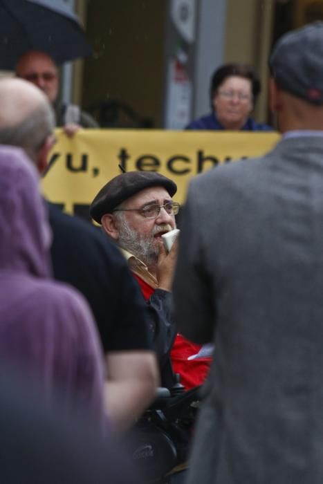 Manifestación "Pasacalles por la digindad" en Gijón