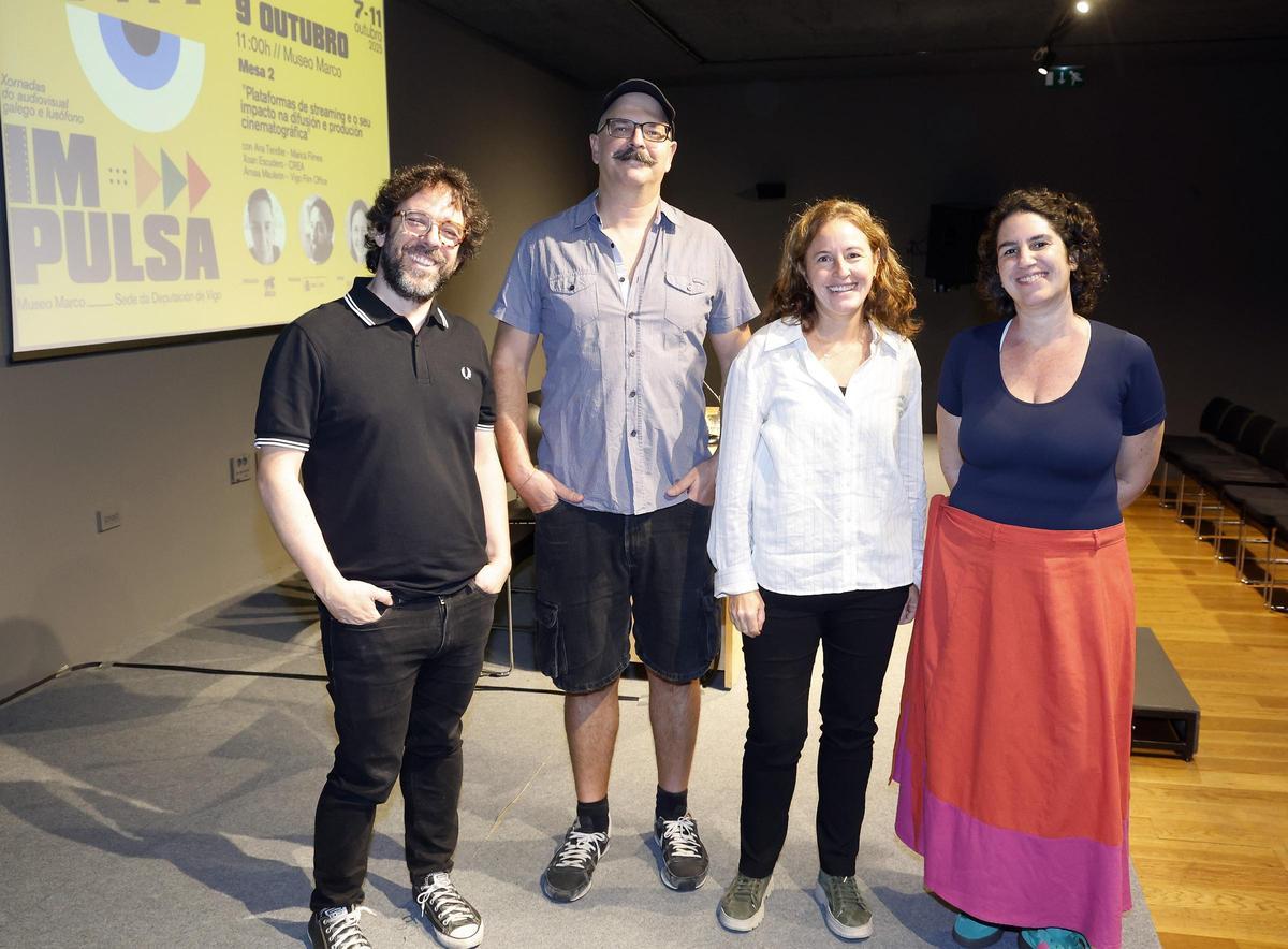 Una de las mesas de debate de Impulsa Cines: plataformas de streaming, con la intervención de Ana Tendler (Maricá Filmes), Xoán Escudero (de CREA), y Amaia Mauleón (directora de Vigo Film Office)
