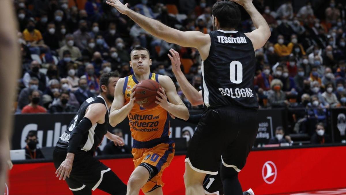 Nenad Dimitrijevic, en un partido contra el Virtus Bolonia en La Fonteta