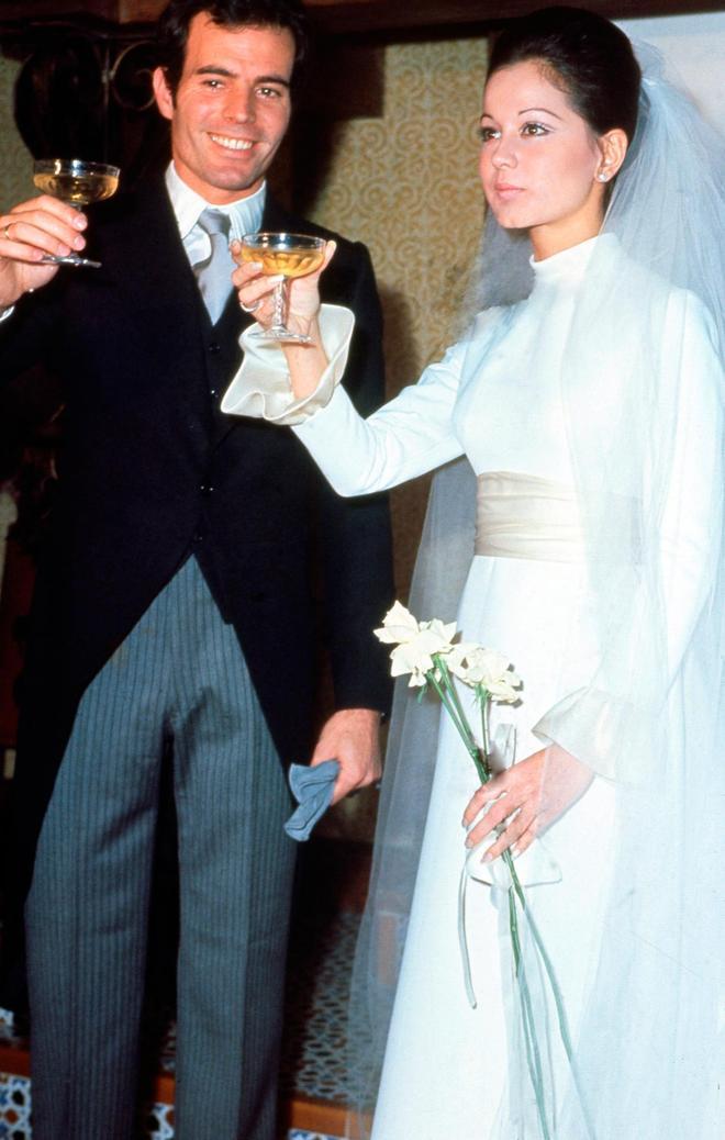 La boda de Julio Iglesias e Isabel Preysler en 1971