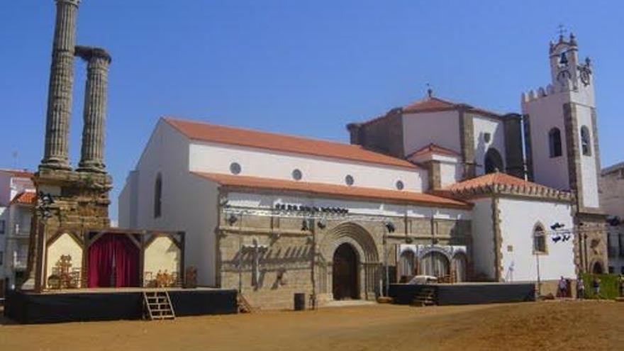 Plaza de la Constitución de Zalamea, donde se desarrolla la representación.