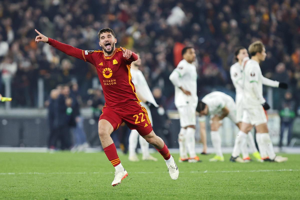 ¡La Roma pasó a octavos en la tanda de penaltis ante el Feyenoord!