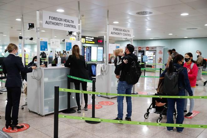 Las mejores imágenes del vuelo y la llegada de Xavi a Barcelona