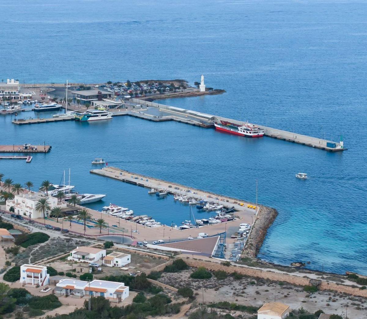 Vista aérea del puerto de Formentera. | GERARDO FERRERO