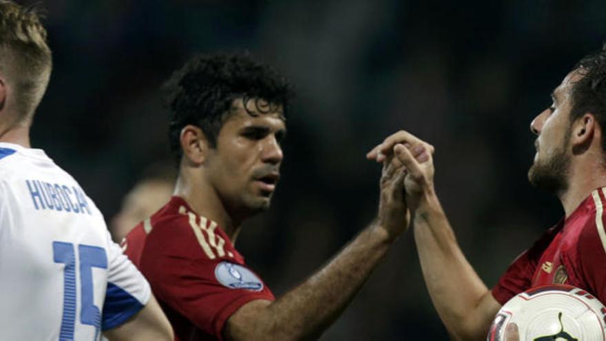 Diego Costa y Paco Alcácer se disputan la titularidad.