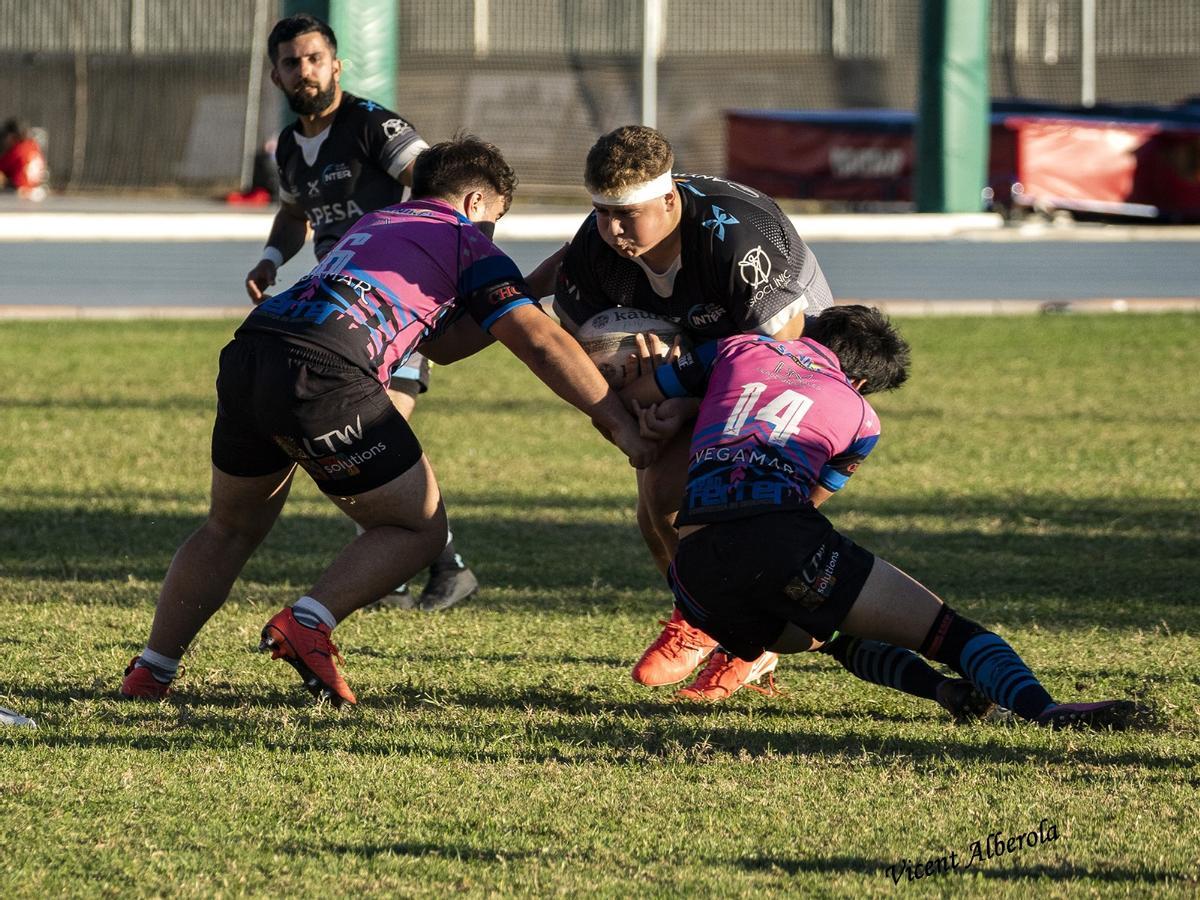 Una imagen del partido del CR Inter Alpesa B en Tavernes de la Valldigna
