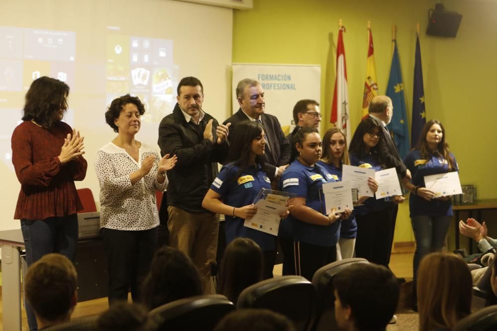 Manifestación "Asturies, un futuro sin carbón" de colectivos ecologistas.