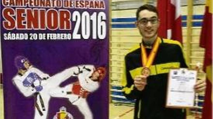 Ramon Ruiz puja al podi al Campionat d&#039;Espanya absolut de taekwondo a Leganés