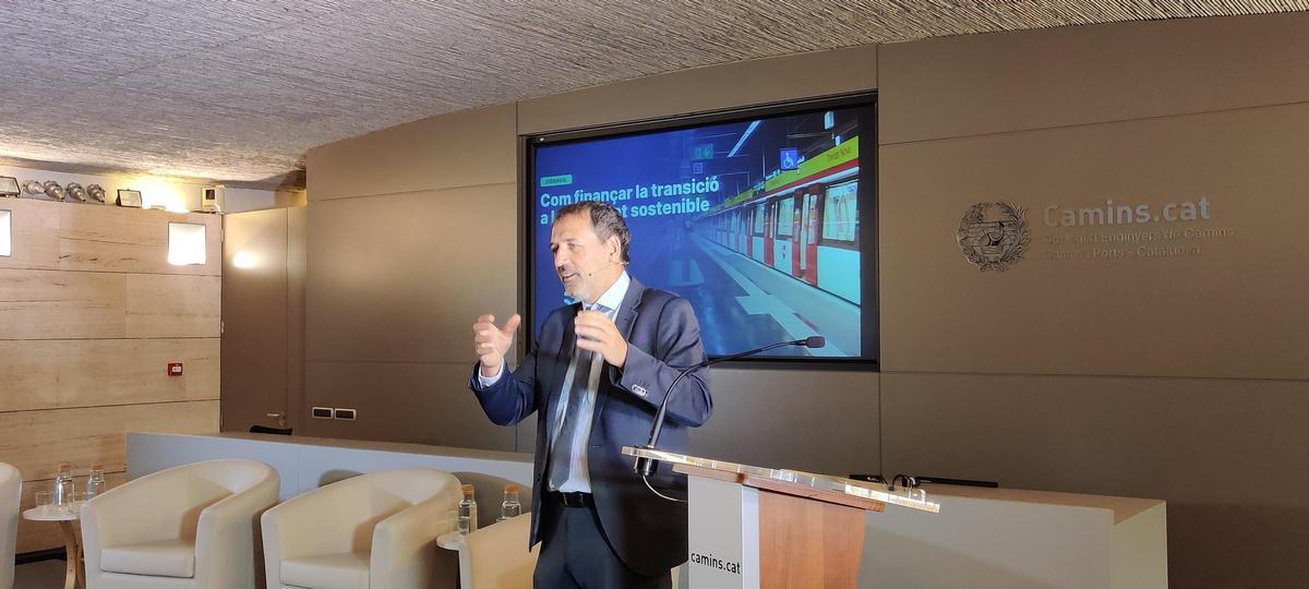 Xavier Flores, este jueves, durante su conferencia en la sede de Camins