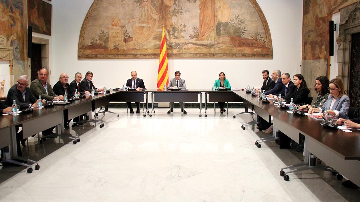 El Govern se reúne con la Comisión técnica para la ampliación del Aeropuerto de Barcelona El Govern se reúne con la Comisión técnica para la ampliación del Aeropuerto de Barcelona