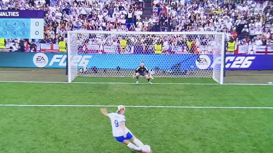 El penalti de Julián Álvarez se cuela en la final de la Eurocopa femenina
