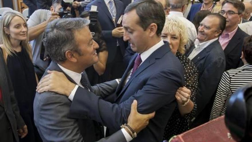 César Sánchez y José Chulvi en el pleno de constitución de la Diputación en julio de 2015.