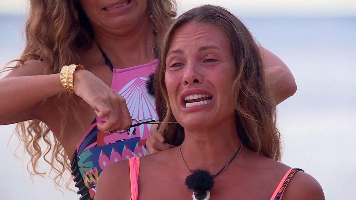 El público de Supervivientes estalla contra Laura Madrueño por lo que le hizo a Jessica Bueno y no pararlo pese a sus lágrimas: &quot;Parece que lo disfruta. No me gusta su actitud&quot;